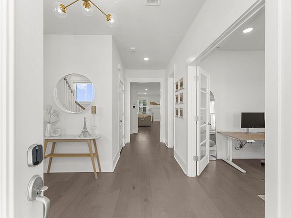 4th image of 305 Sherrod Park Ln