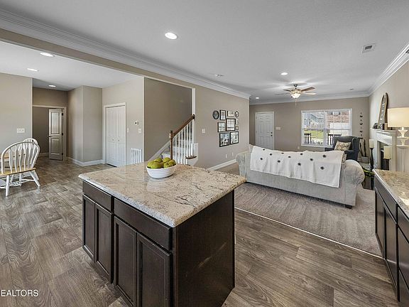 4th image of 3038 Lazy River Dr