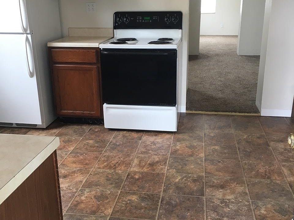 2nd image of 1020 S Church St
