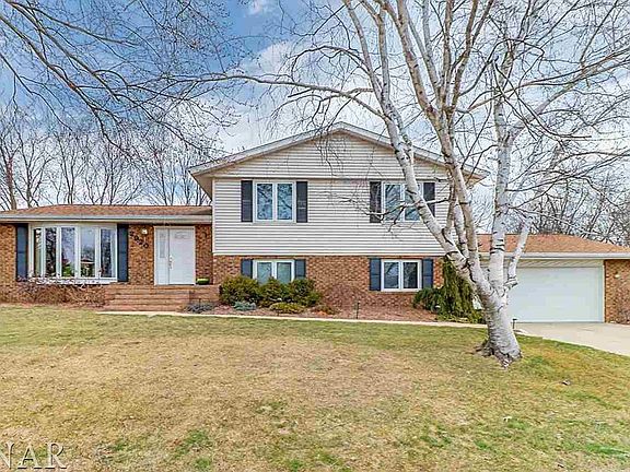 2nd image of 2920 Capen Dr