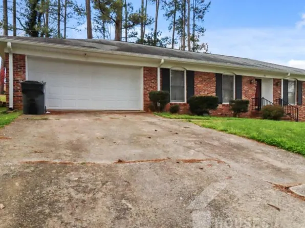 301 Ladbroke Rd, Greenville, SC 29615