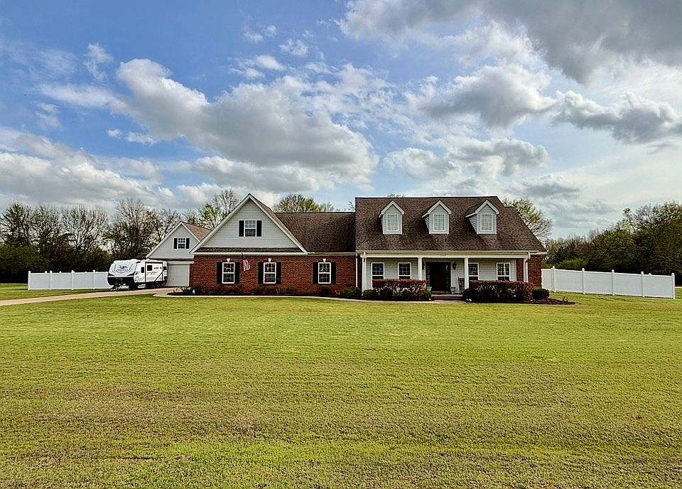 1st image of 346 Williams Pl