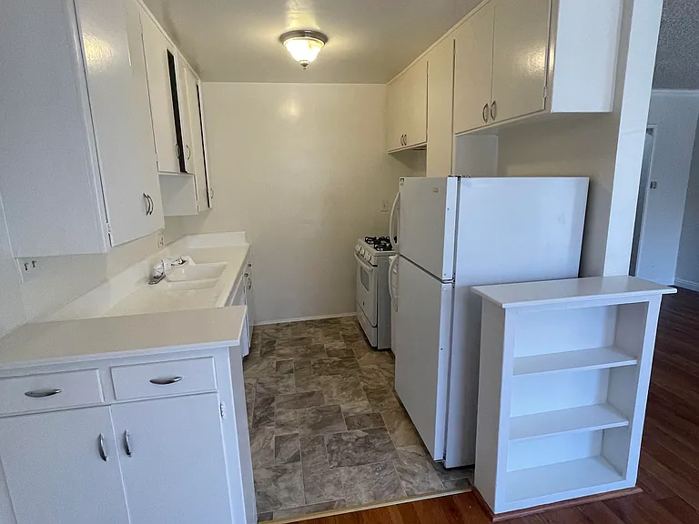 1607 N Harvard Blvd #2 — Photo 12