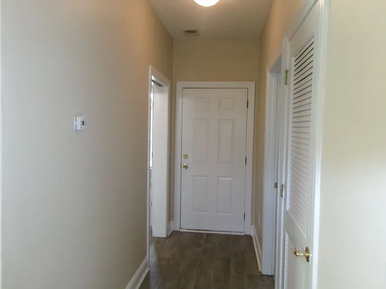 110 Fountain Pointe Ln #204 — Photo 3