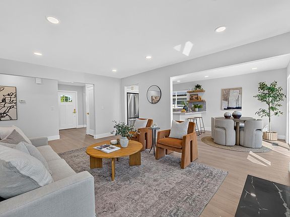 4th image of 2121 Sugartree Dr