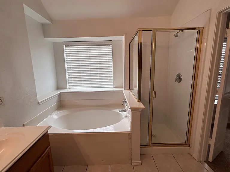 6104 Oldham Dr — Photo 13