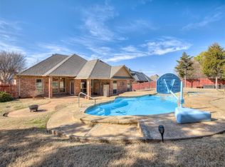 609 Winding Creek Rd, Yukon, OK 73099