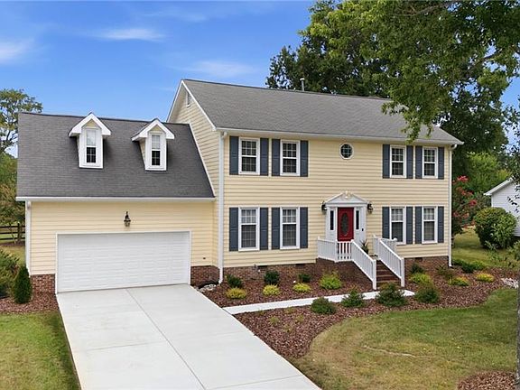 5th image of 3815 Oak Forest Dr