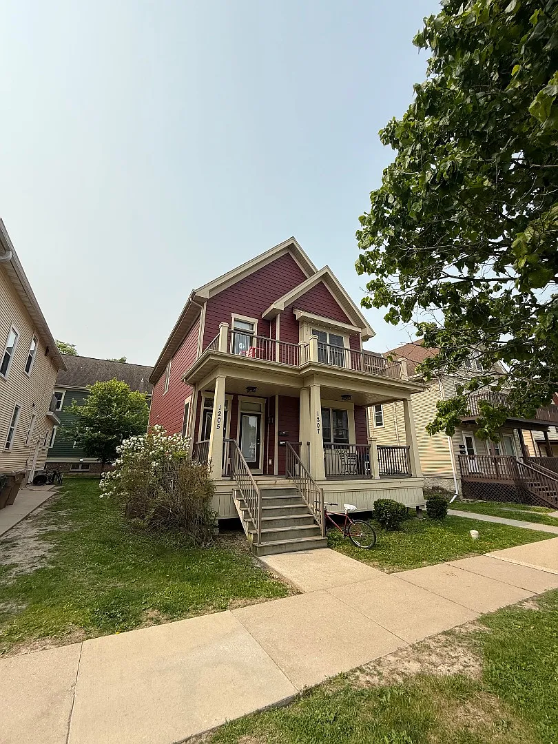 1205 Mound St - Unit 1 — Photo 1