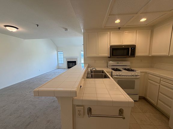 5th image of 1706 Hampton Ln