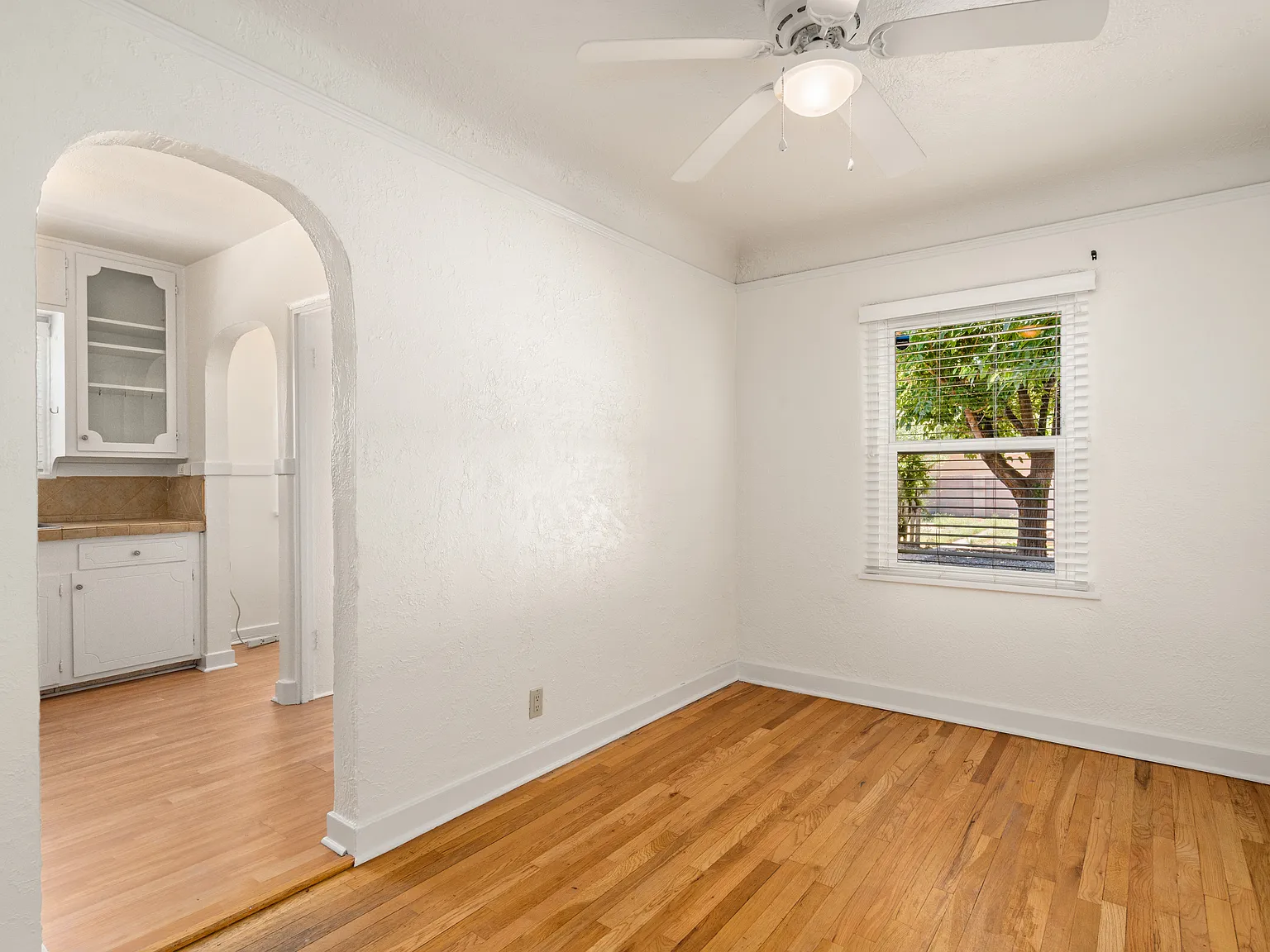 2 bed, 960 sqft, $1,295 — Photo 4