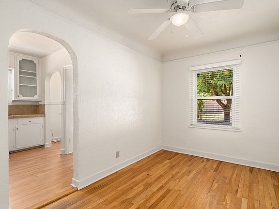 4th image of 405 Solano Dr NE