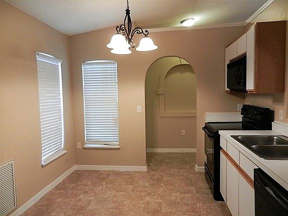 4th image of 4137 Mendenwood Ln