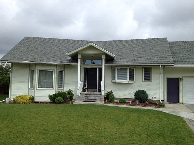1st image of 835 SE Sentry Dr