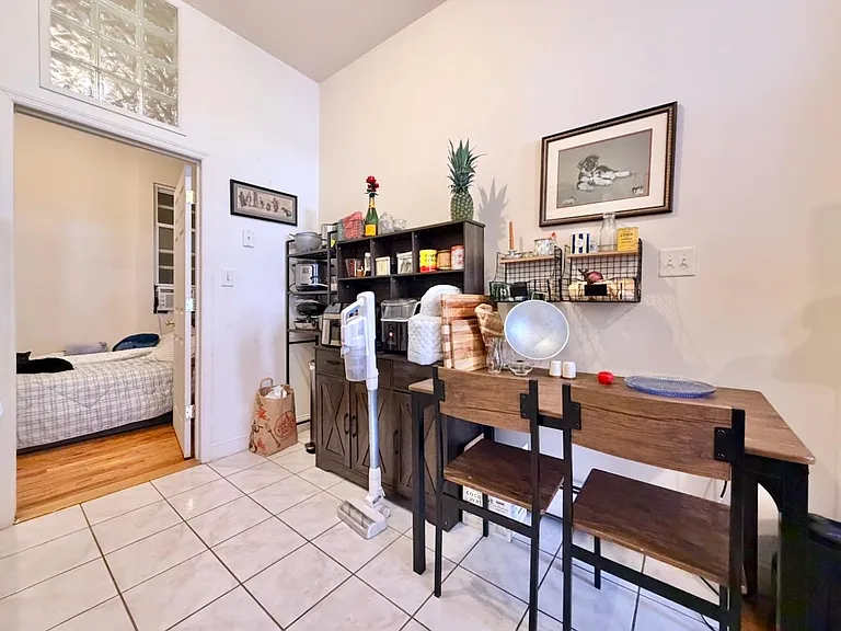 1035 Washington St #1F — Photo 7