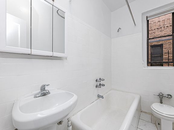 5th image of 2 Seaman Ave APT 5J