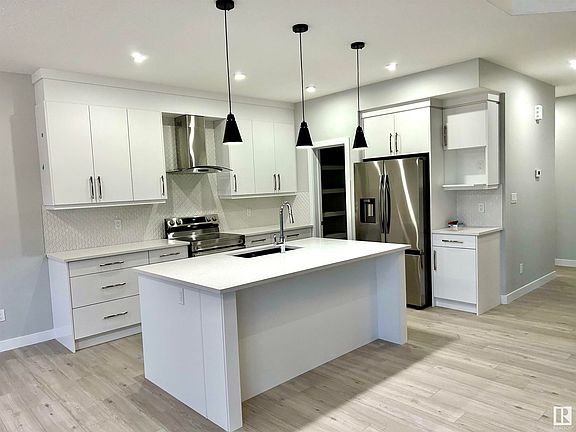 3rd image of 1561 Esaiw Pl