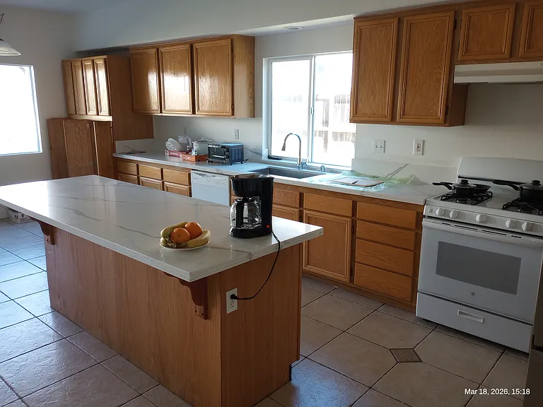 De La Valle Dr — Photo 7