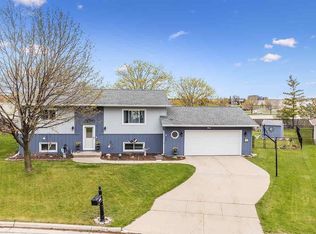 2309 Brantwood Dr, Neenah, WI 54956