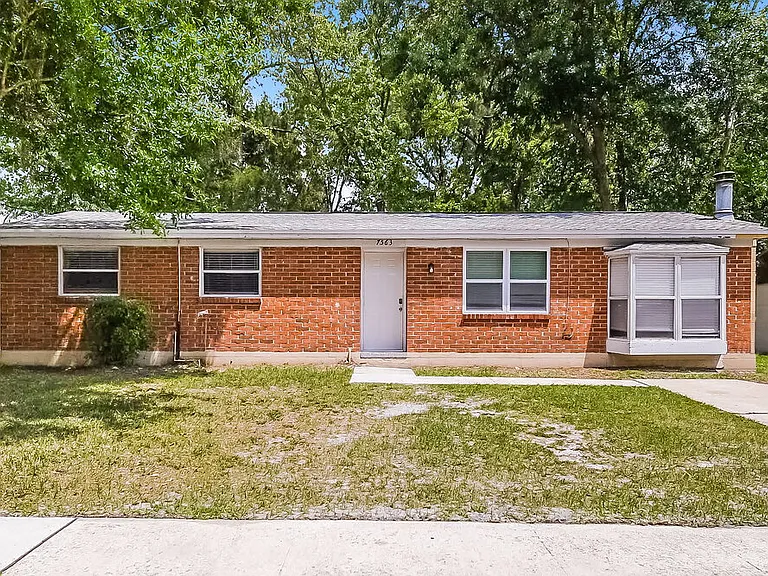 7563 Patrice Ct — Photo 1