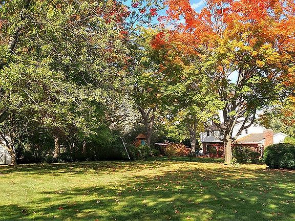 2nd image of 4405 Crestknoll Dr