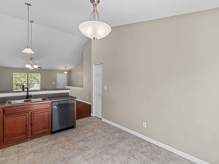 6593 Buckingham Palace Dr — Photo 15
