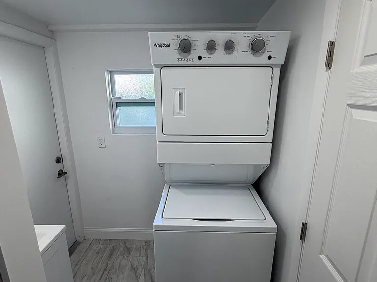 8717 SW 16th Pl — Photo 17