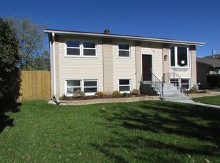 650 Debra Dr, Des Plaines, IL