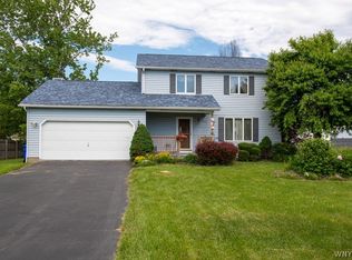 5913 Shoreham Dr, Lake View, NY 14085