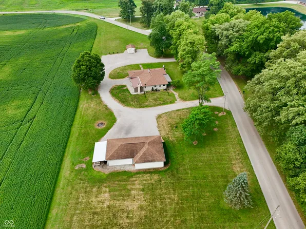 3608 N London Rd, Fairland, IN 46126
