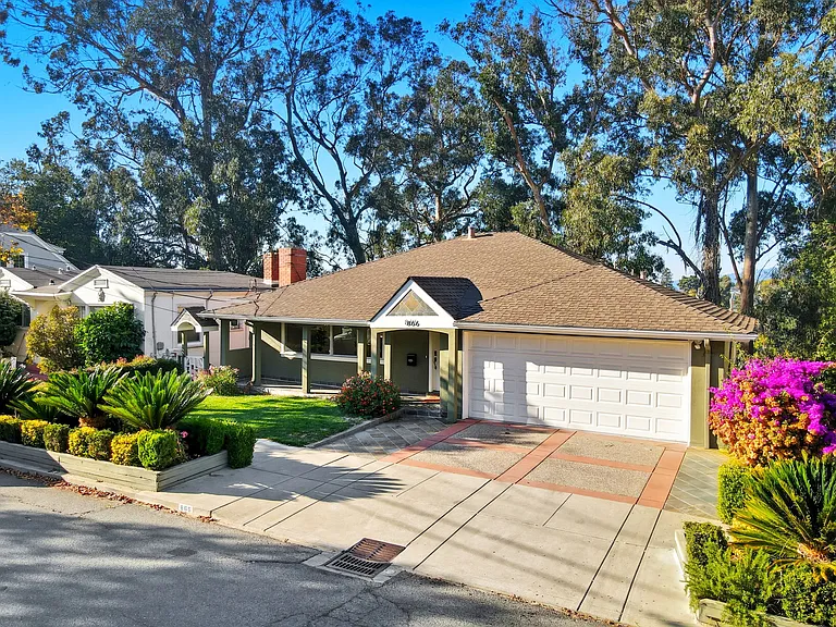 866 Alma Pl — Photo 6