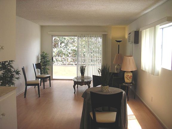 2nd image of 1109 S Sherbourne Dr APT 204