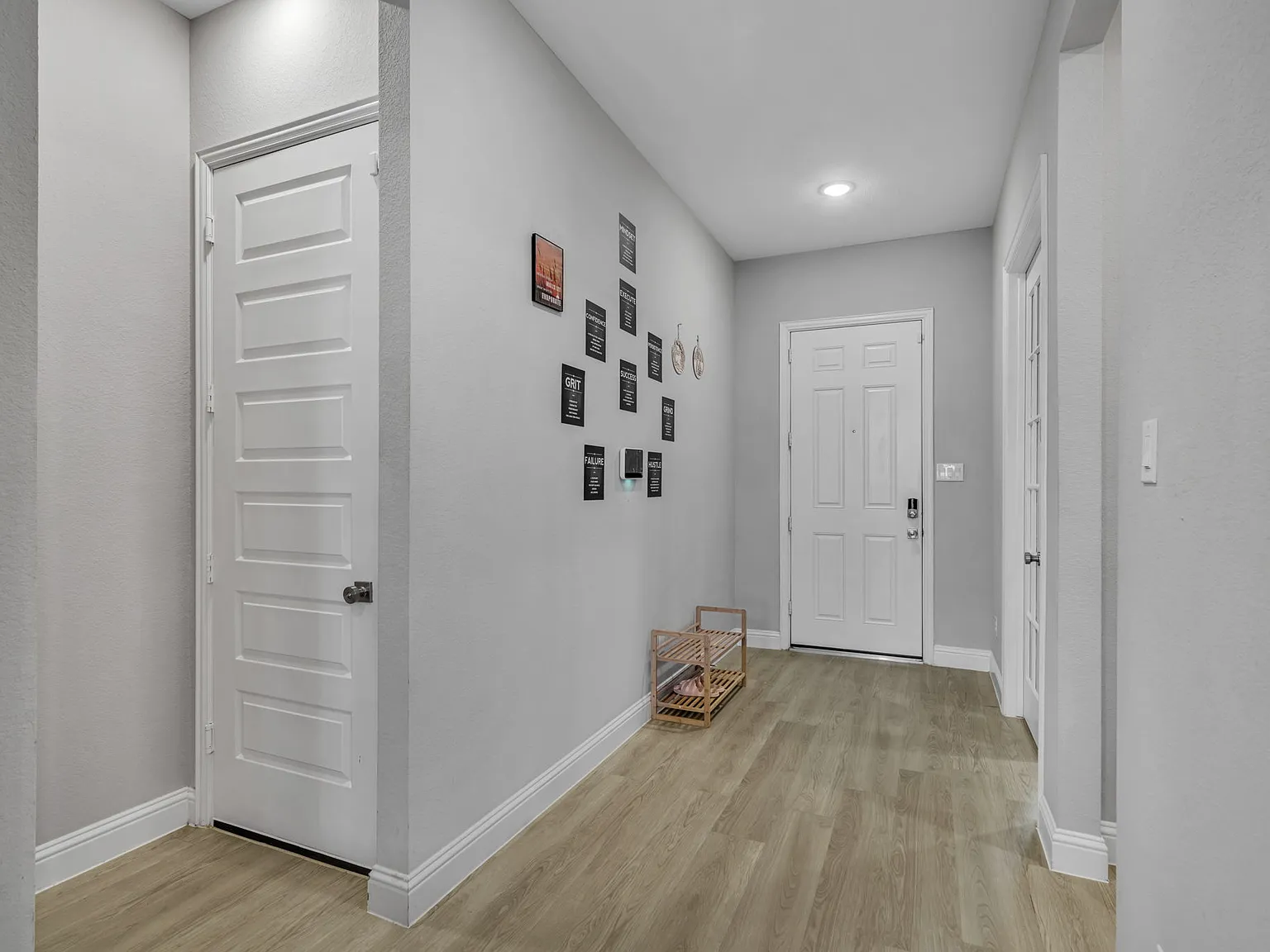6 bed, $7,599 — Photo 3