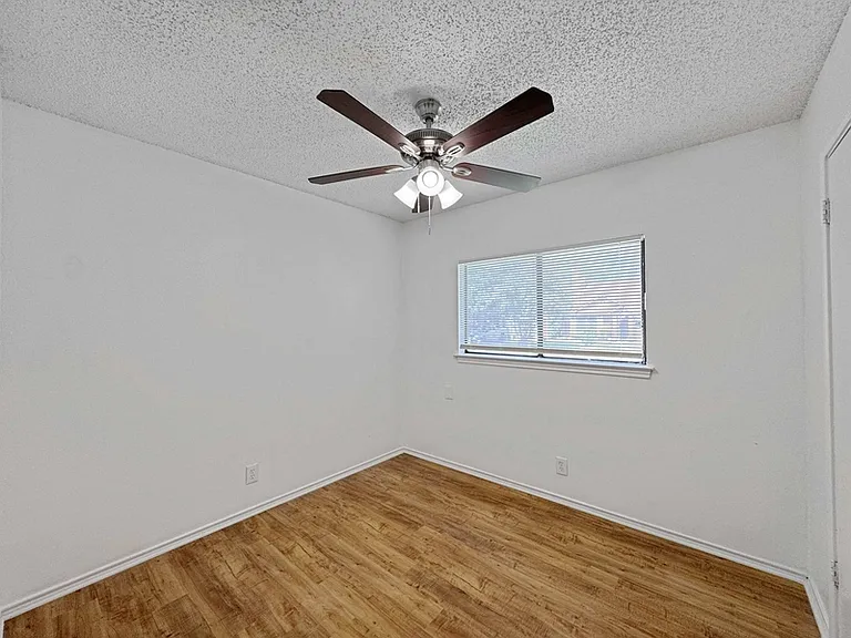 10203 Sunset Field Dr — Photo 15