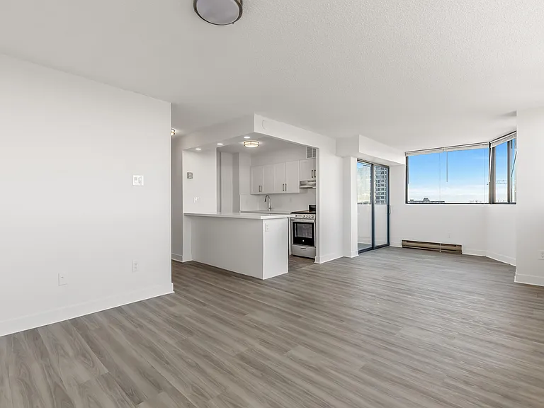1201 Walden Cir — Photo 18