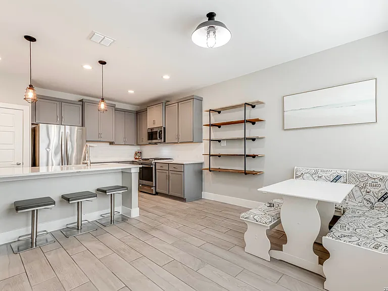 1426 E Sandalwood Ln — Photo 14