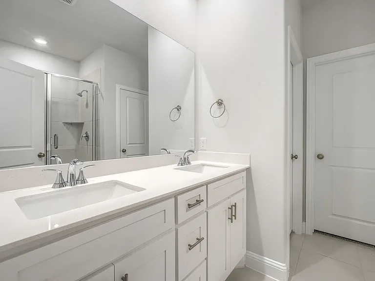 724 Portina Dr — Photo 15