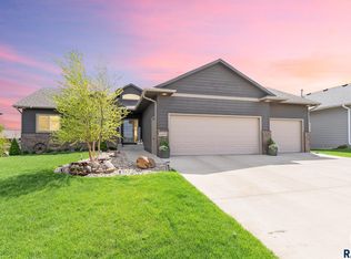 1400 S Wheatland Ave, Sioux Falls, SD 57106