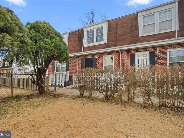 8421 Pioneer Dr, Severn, MD 21144