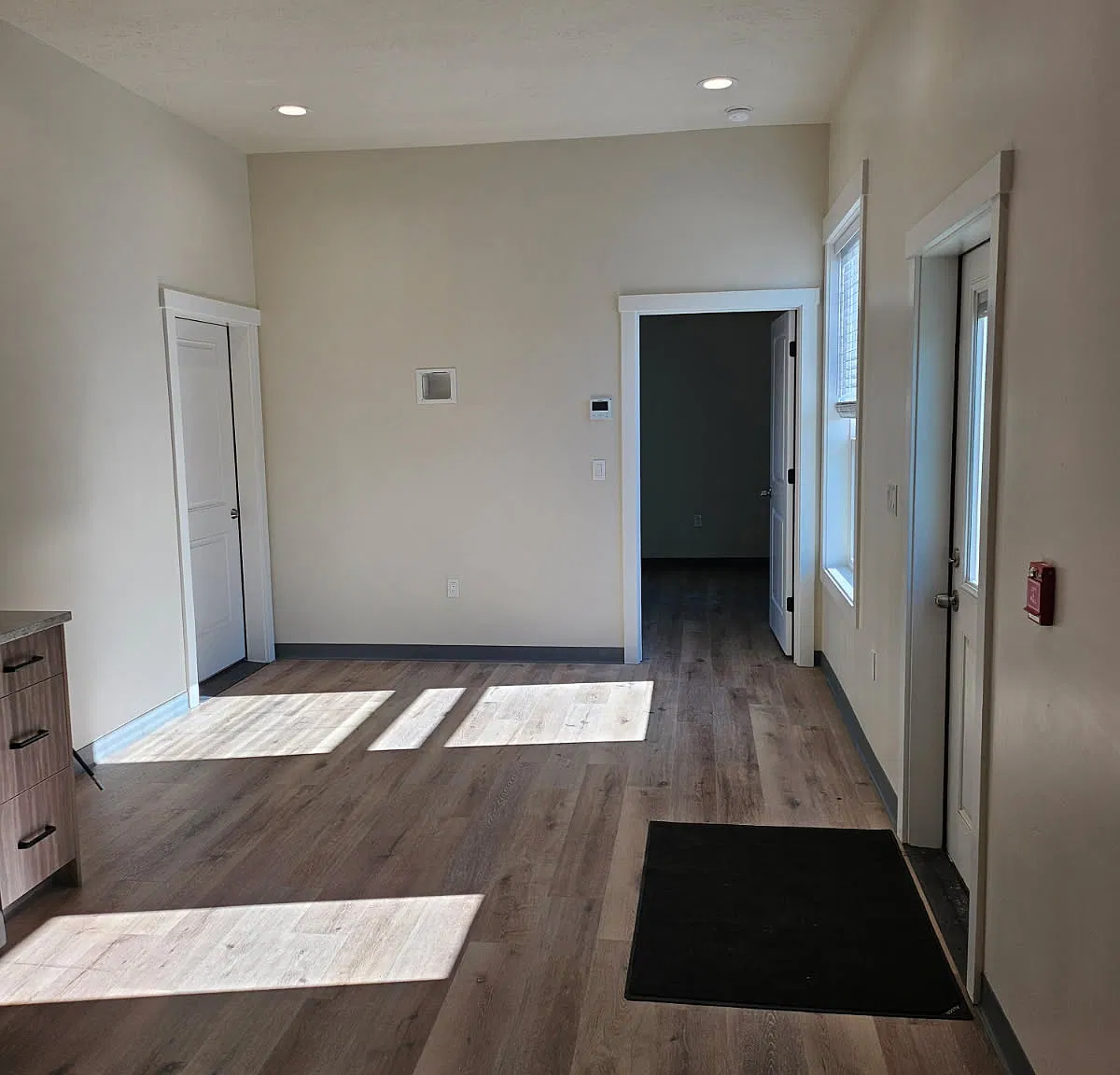 1 bed, $1,000 — Photo 2