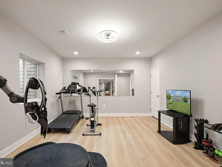 23297 Hastings Ridge Ct — Photo 66