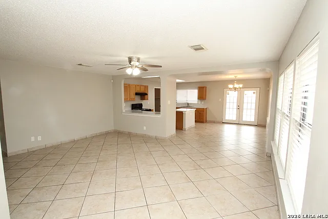7807 Pecan Hts — Photo 3