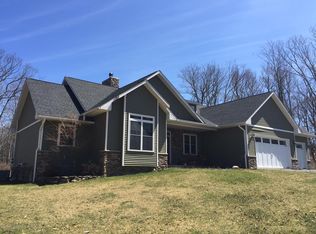 1257 Blossom Dr, Wilkes Barre, PA 18702