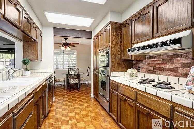 9101 Yount Ct — Photo 18