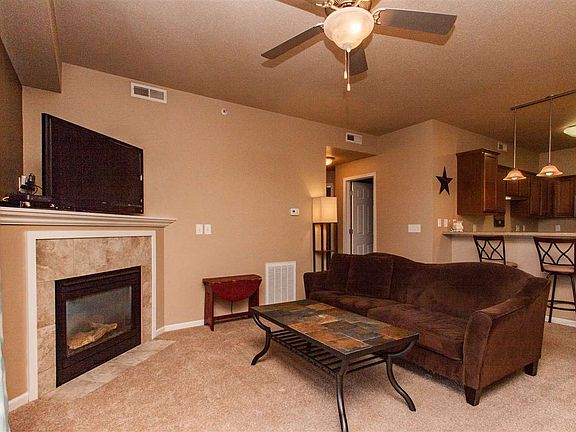 3rd image of 440 Madison Ave Unit 5