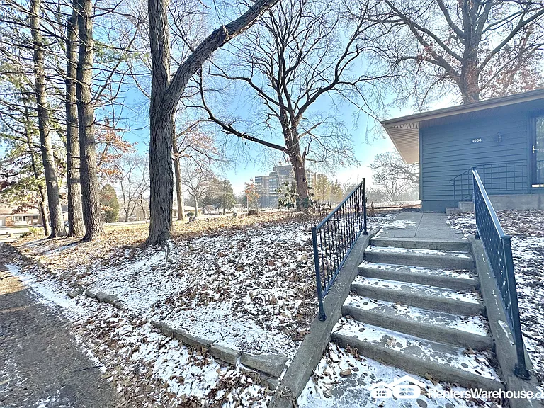 3006 Fleur Dr — Photo 28