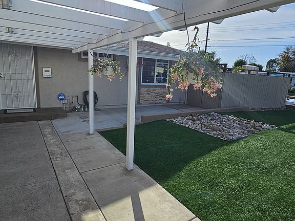 3rd image of 2494 Larrabee Pl
