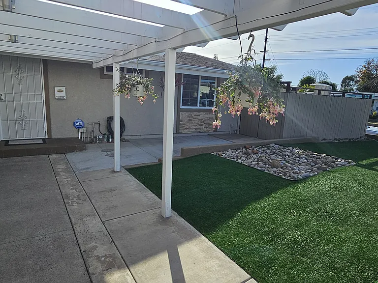 2494 Larrabee Pl — Photo 3