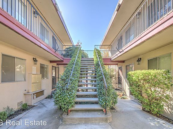 3rd image of 212 E 15th St #21