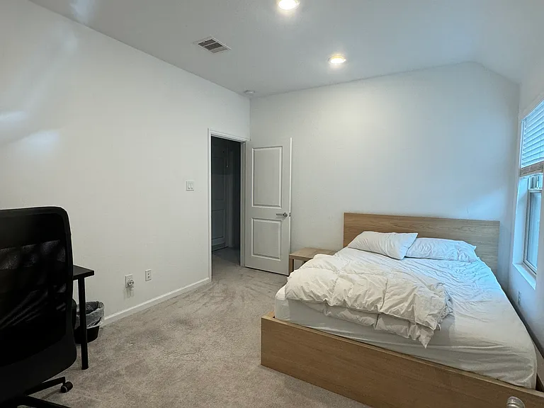 4922 Sand Clouds Dr — Photo 8